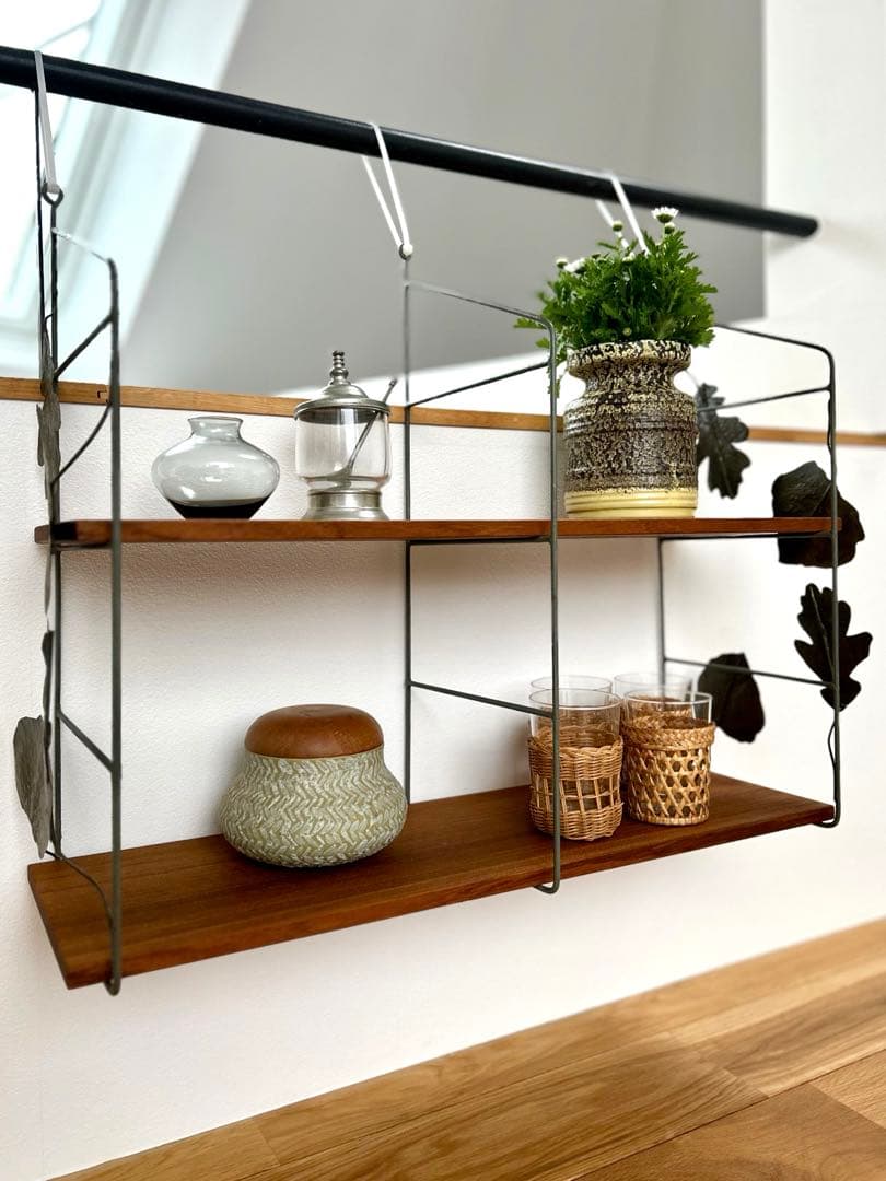 独60年代　ヴィンテージ・アイアンシェルフ　真鍮の葉っぱモチーフとチーク材の棚板