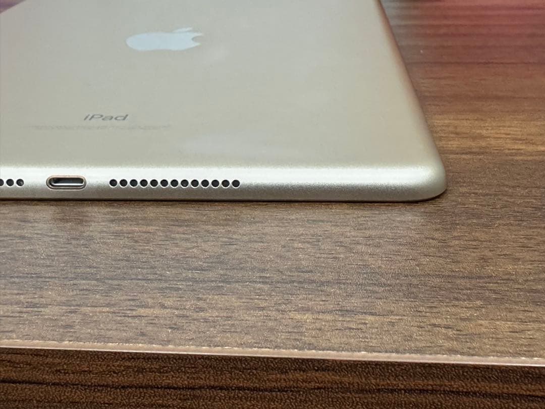 Apple アップル iPad 第5世代 Wi-Fi+Cellular 32GB