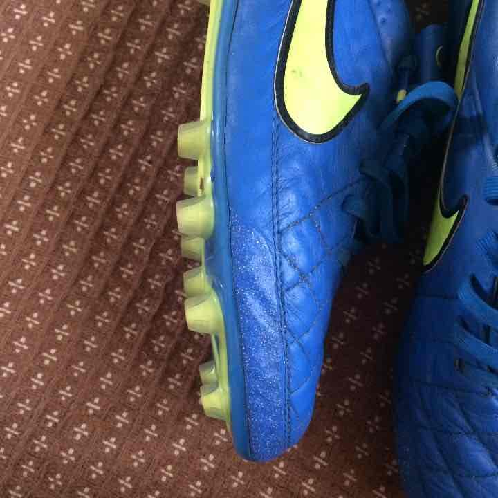 ナイキ サッカー スパイク