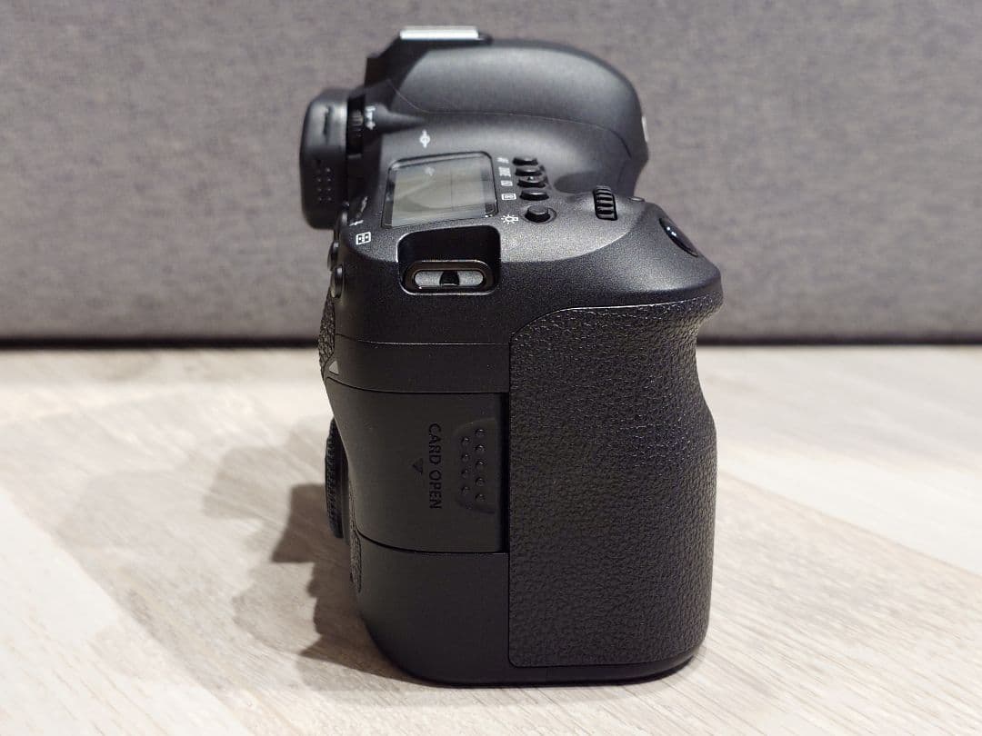 Canon EOS 6D デジタル一眼レフカメラ　値下げ！！