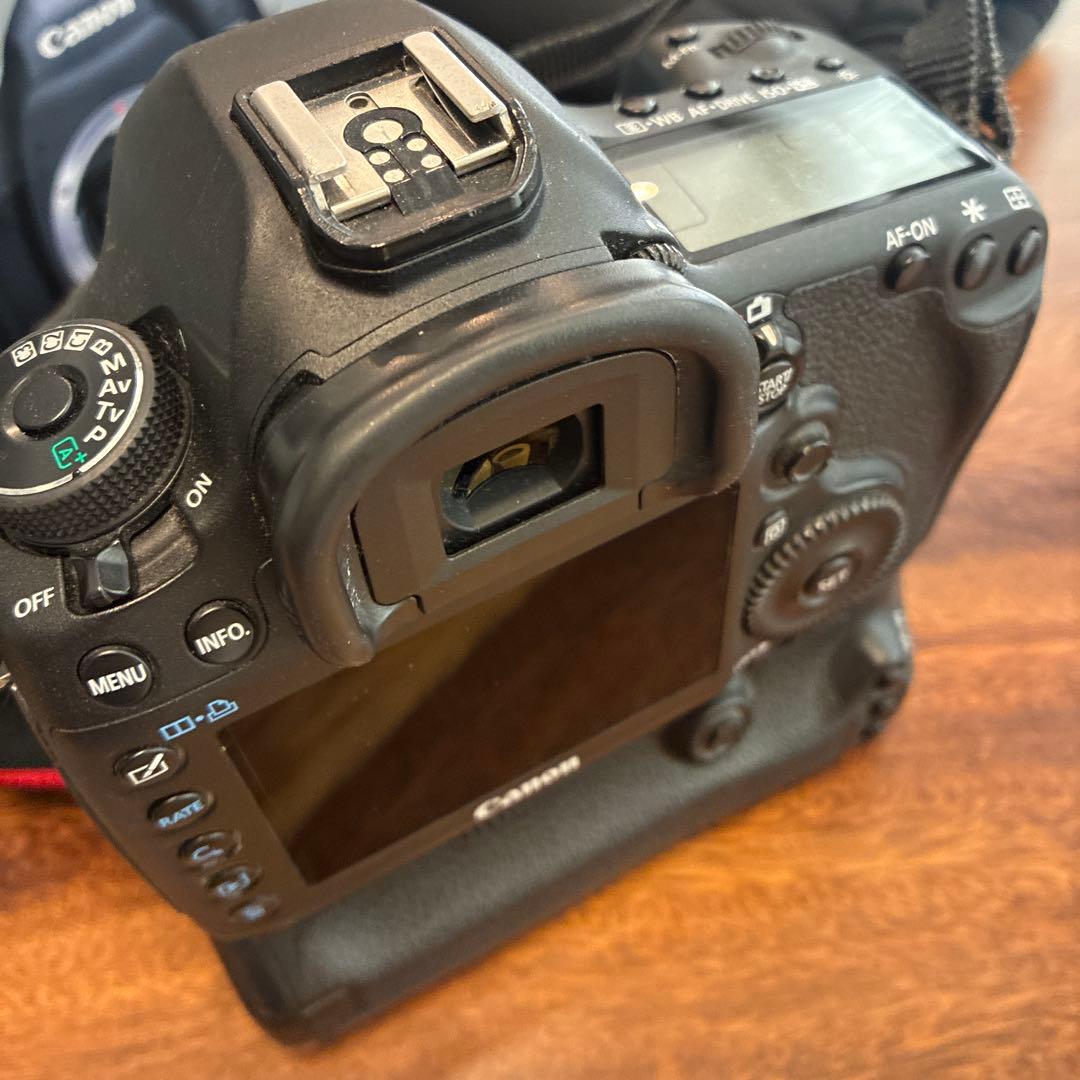 Canon EOS 5D Mark III + バッテリーグリップ 巾着付