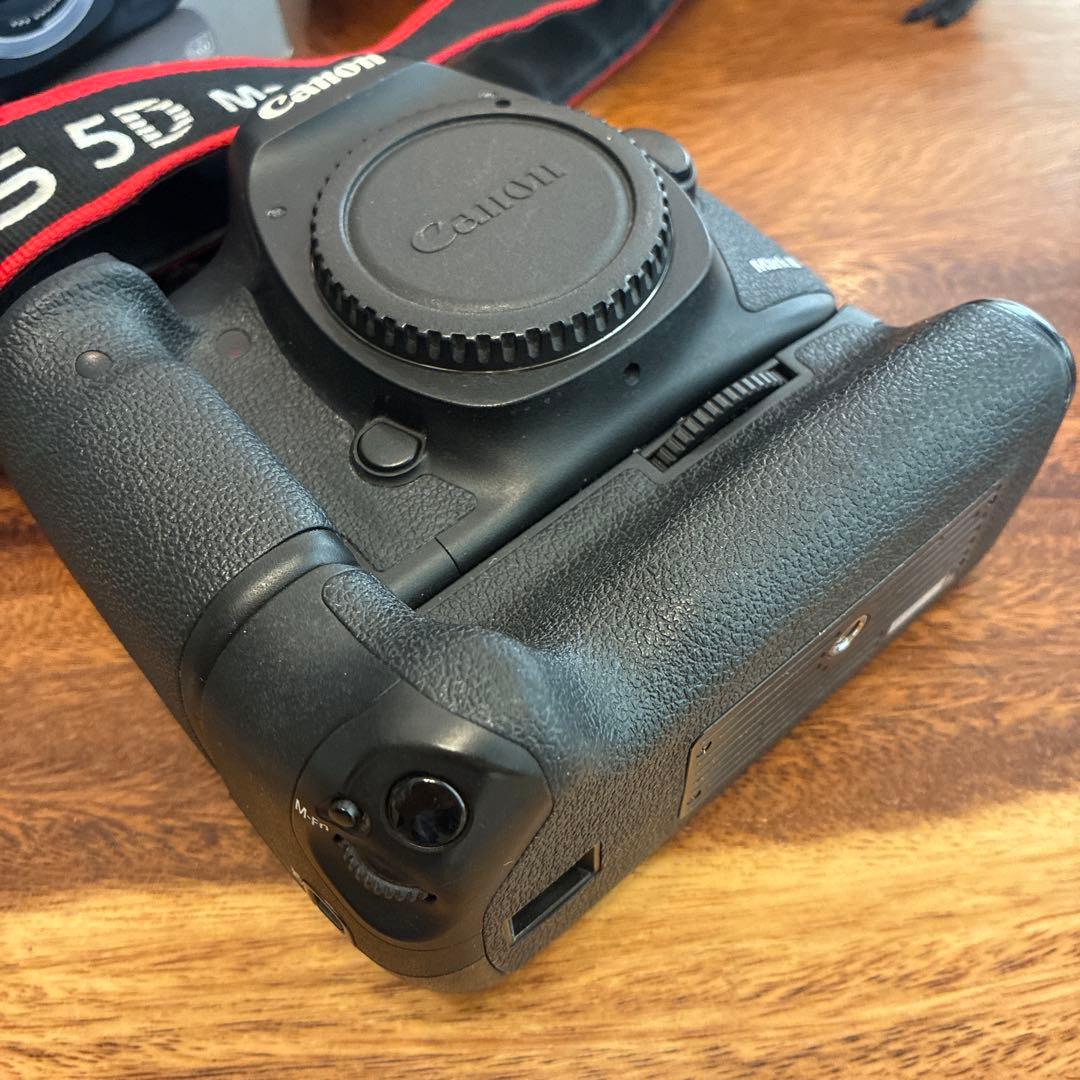 Canon EOS 5D Mark III + バッテリーグリップ 巾着付