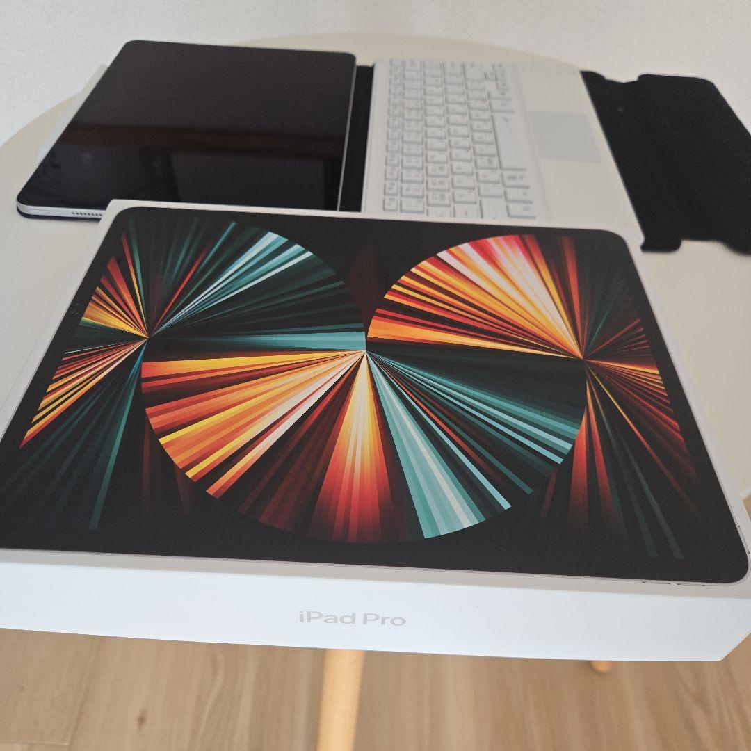 【美品】iPad Pro 12.9 第5世代 128GB+カバーキーボードファン
