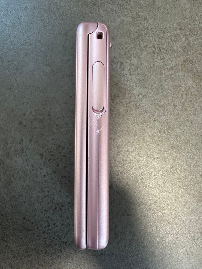 SIM解除済ドコモらくらくホン F-01M 純正充電器付き