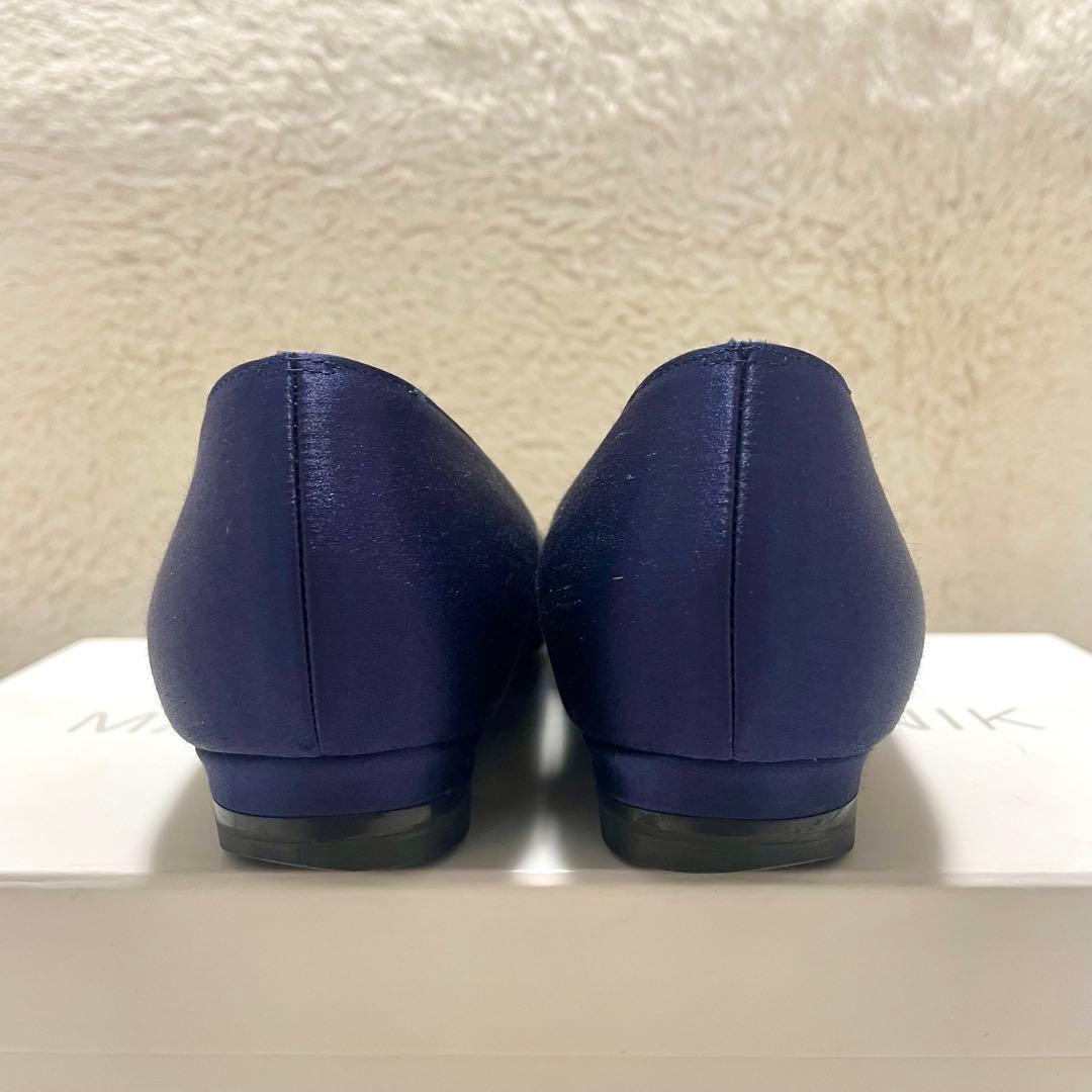 箱付き MANOLO BLAHNIK マノロブラニク サテン ハンギシフラット