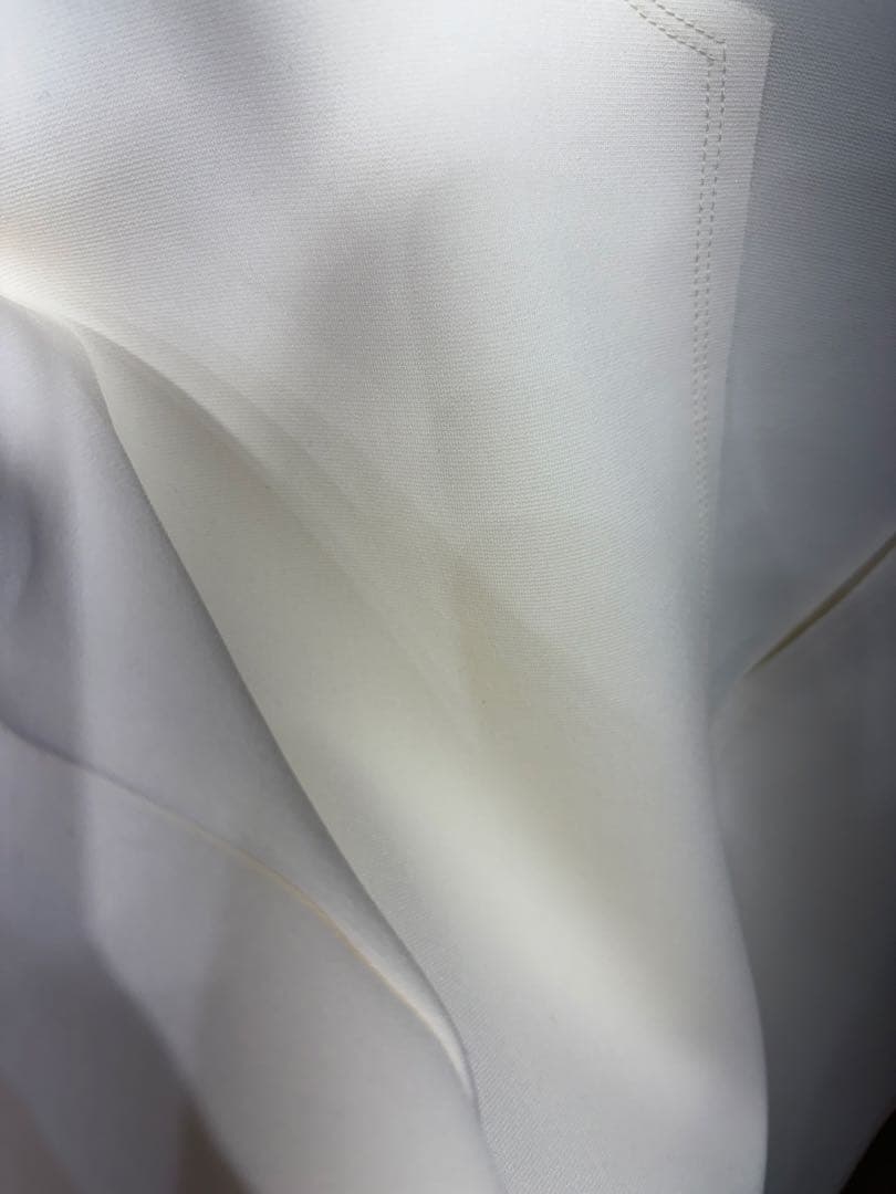 オフホワイトのボンディング