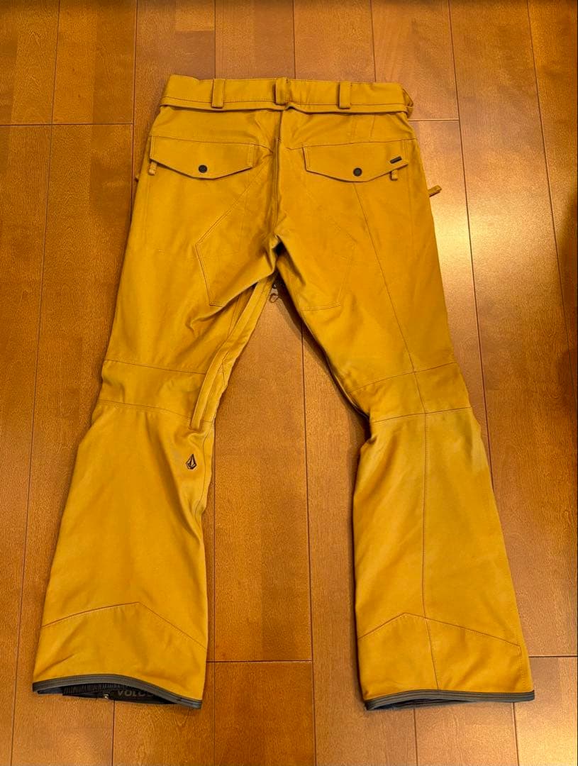 【GORE-TEX】VOLCOM スノーボードウェア Mサイズ　上下セット