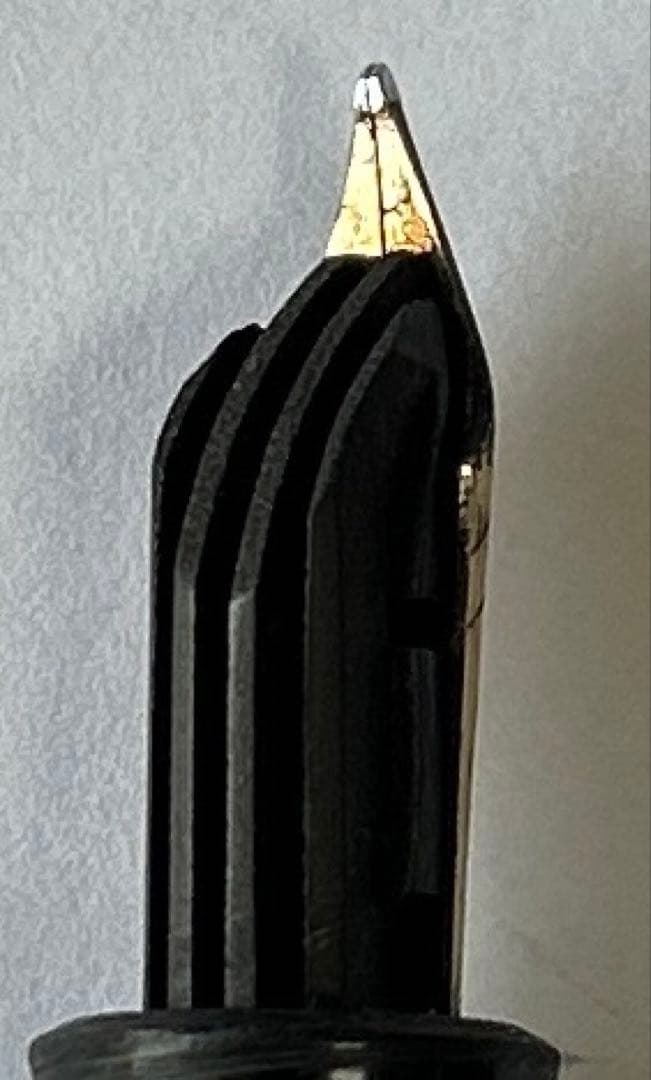 【Pelikan 万年筆 #140 緑縞 ヴィンテージ 14K セミフレックス】