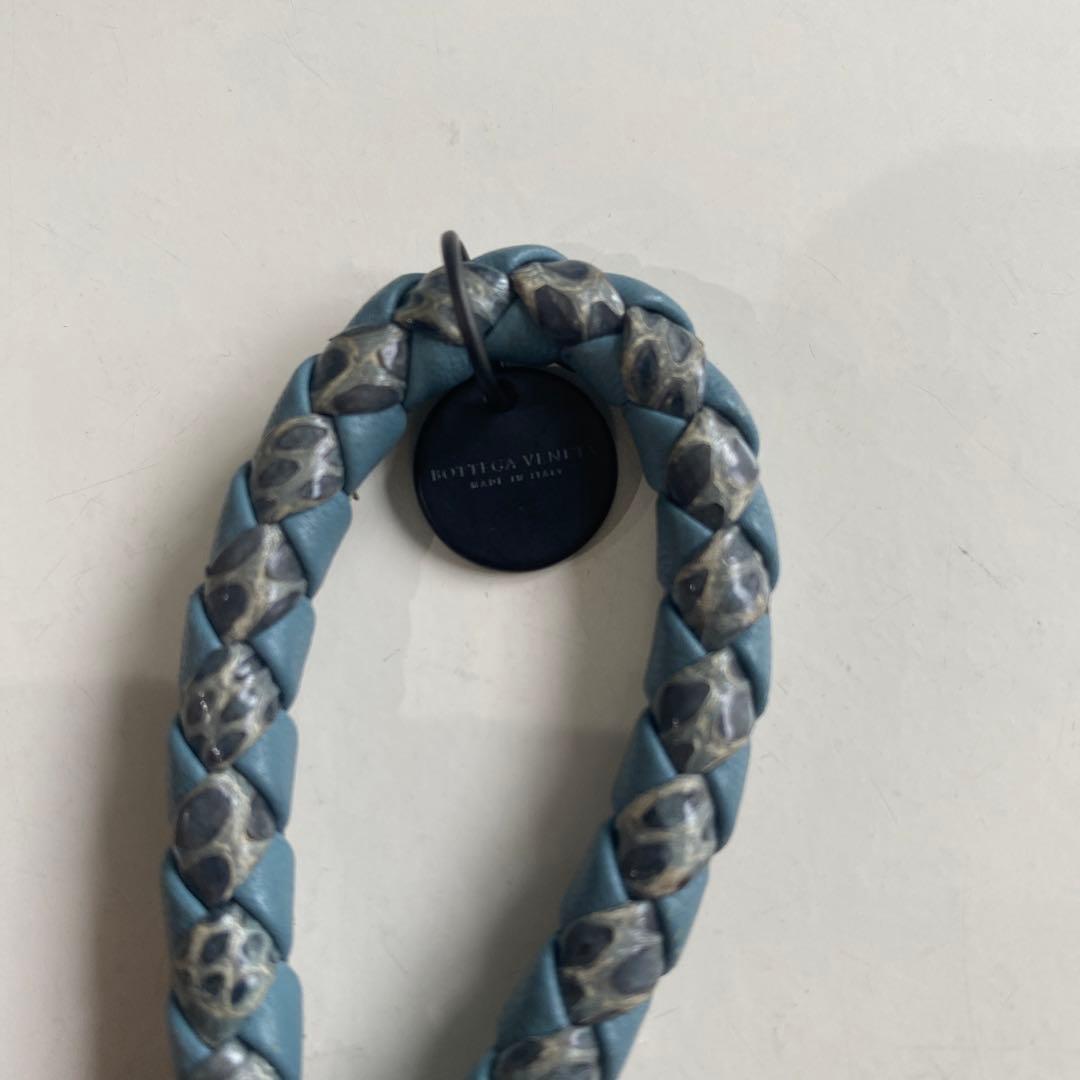 ボッテガヴェネタ　キーリング　パイソン　蛇　レア　希少　ブルー　ネイビー　くすみ