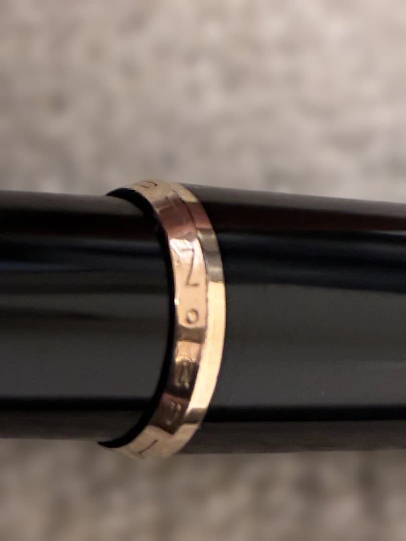 ◾️MONT BLANC ◾️モンブラン 万年筆 No.32◾️黒色／金色◾️