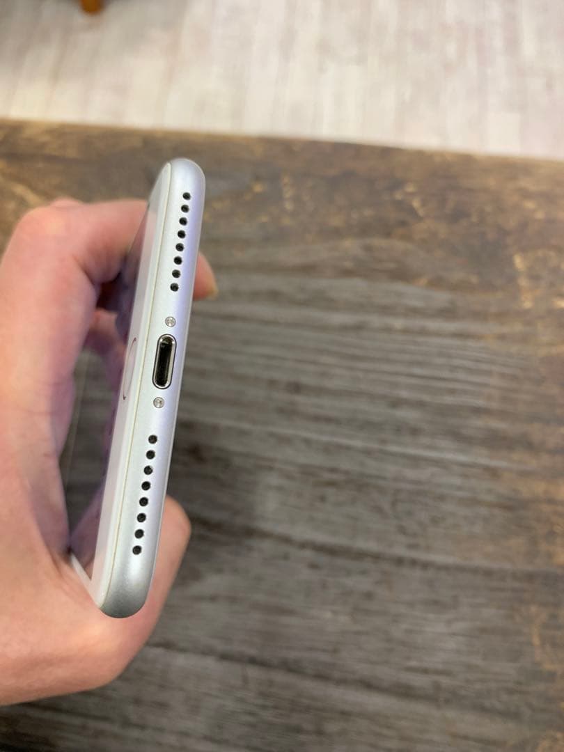 Apple iPhone 8 Plus シルバー 64 GB