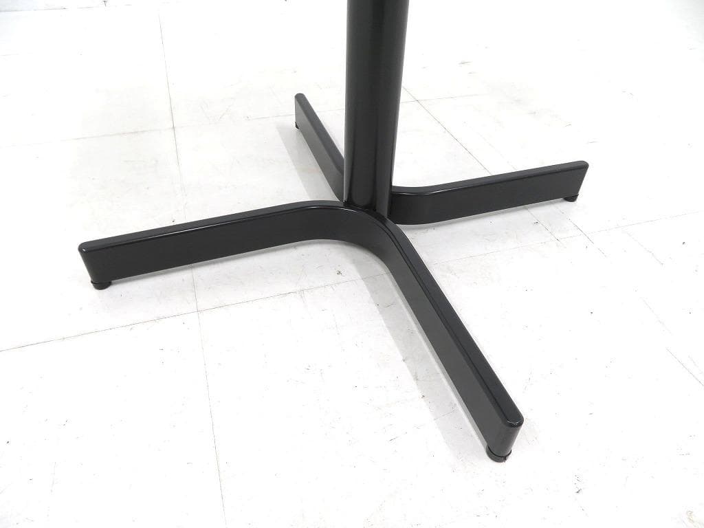 展示品　インテリアズ　XT　アルミ　カフェテーブル　サイドテーブル　モダン