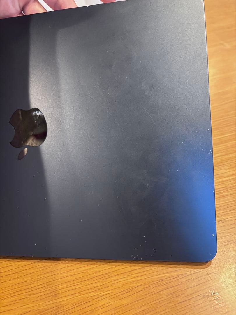 MacBookAir 2022 ミッドナイト M2/8GB 擦り傷アリ
