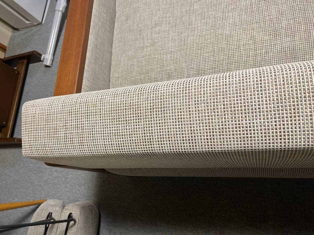 カリモク UU89アーム無垢材 3人掛けソファ 羽毛フェザー UUシリーズ