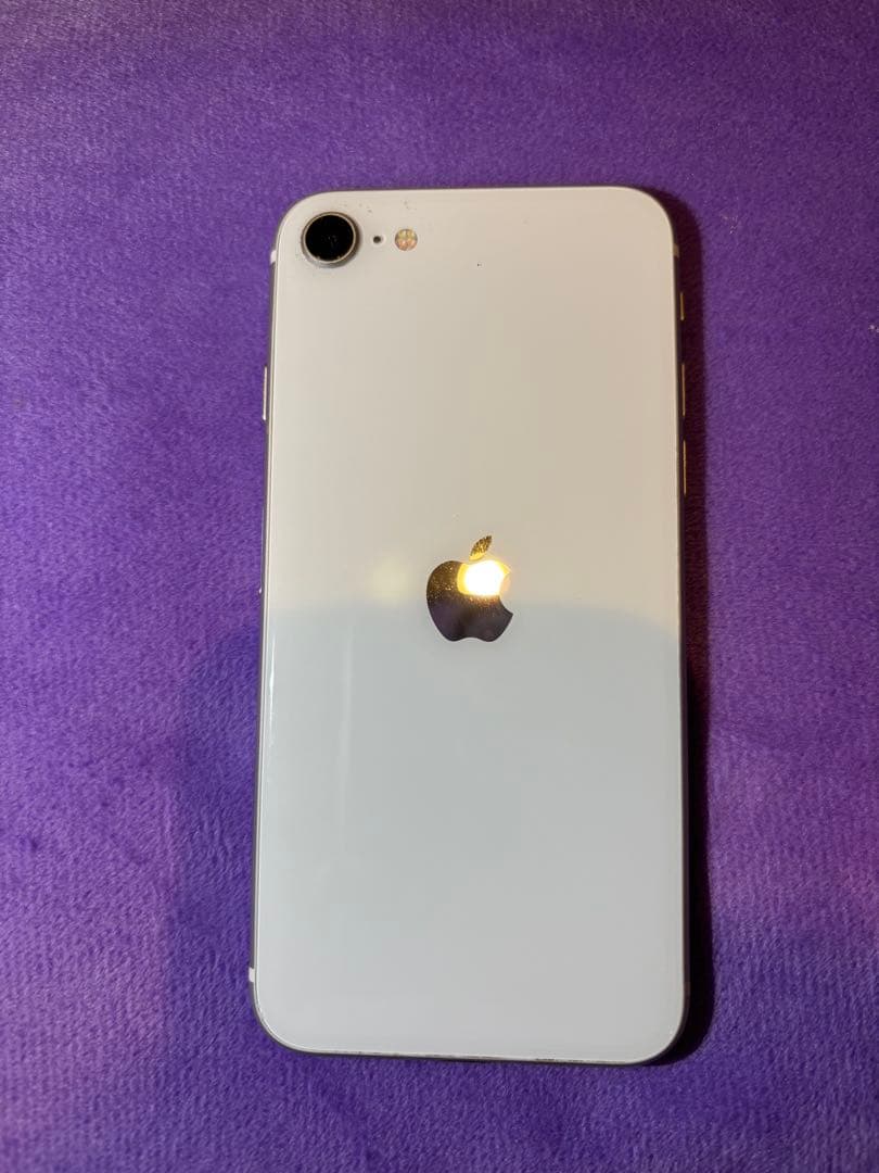 Apple iPhone (SE第2世代)ホワイト 本体