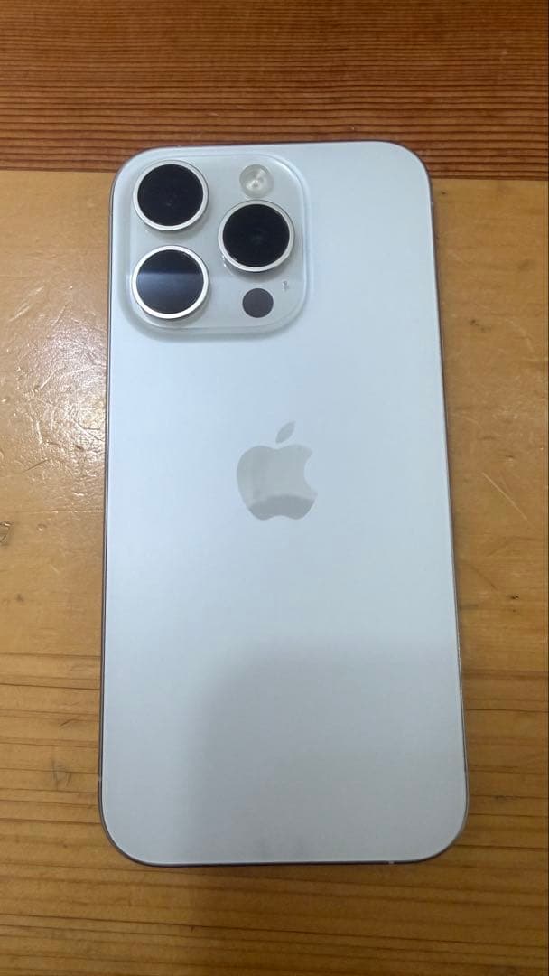 iPhone 15 Pro 512GB 画面ひびあり 顔認証出来ない