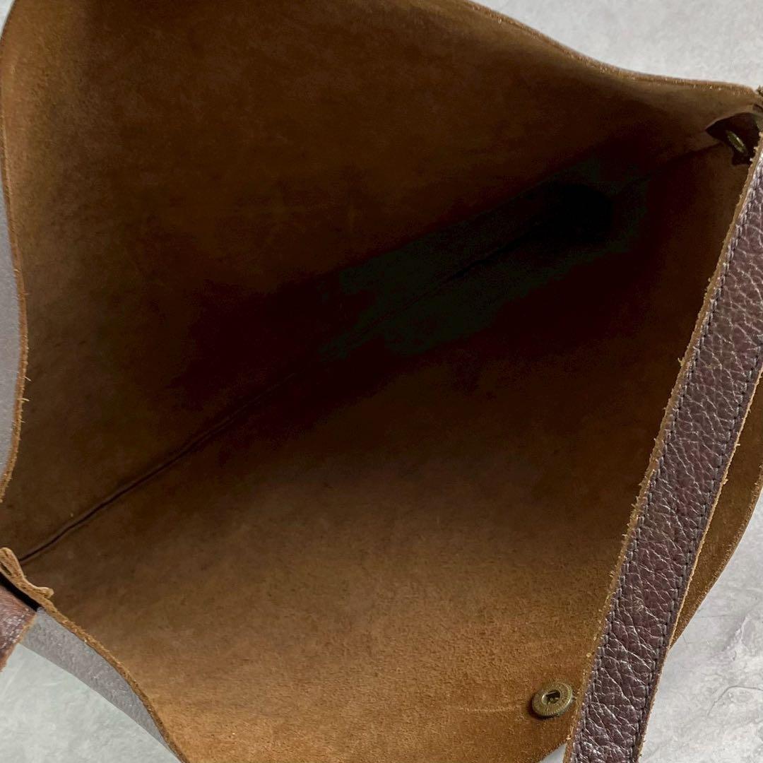 ✨美品✨イルビゾンテ　ショルダーバッグ　クロスボディ　デカロゴ　大容量　濃茶