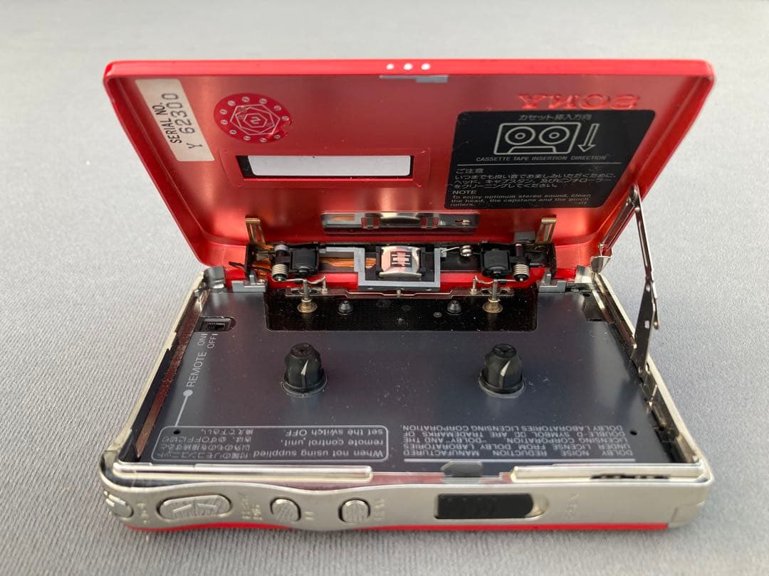 SONY/ソニー　カセットウォークマン　WM-EX70　レッド