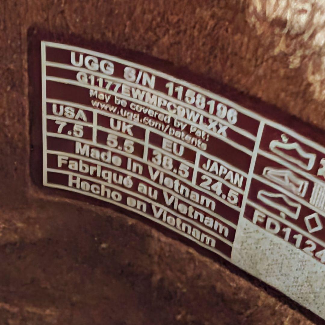 UGG厚底ショートブーツ