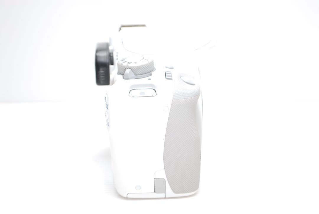 ⭐︎キャノン kiss X7⭐︎ホワイトカラー 美品 初心者おすすめ一眼レフ