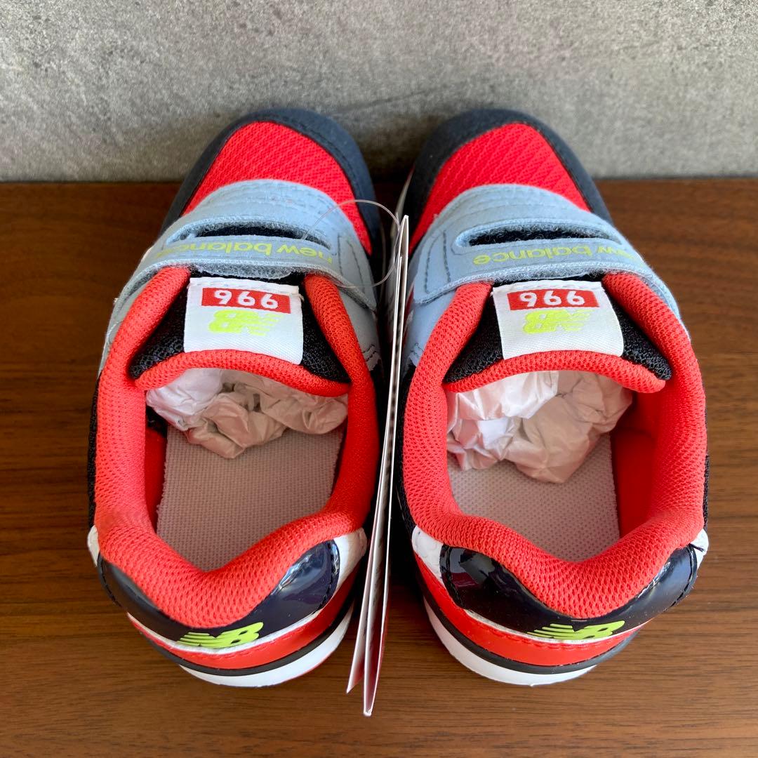 【新品】16.5センチ レッド×ブラック ニューバランス スニーカー キッズ