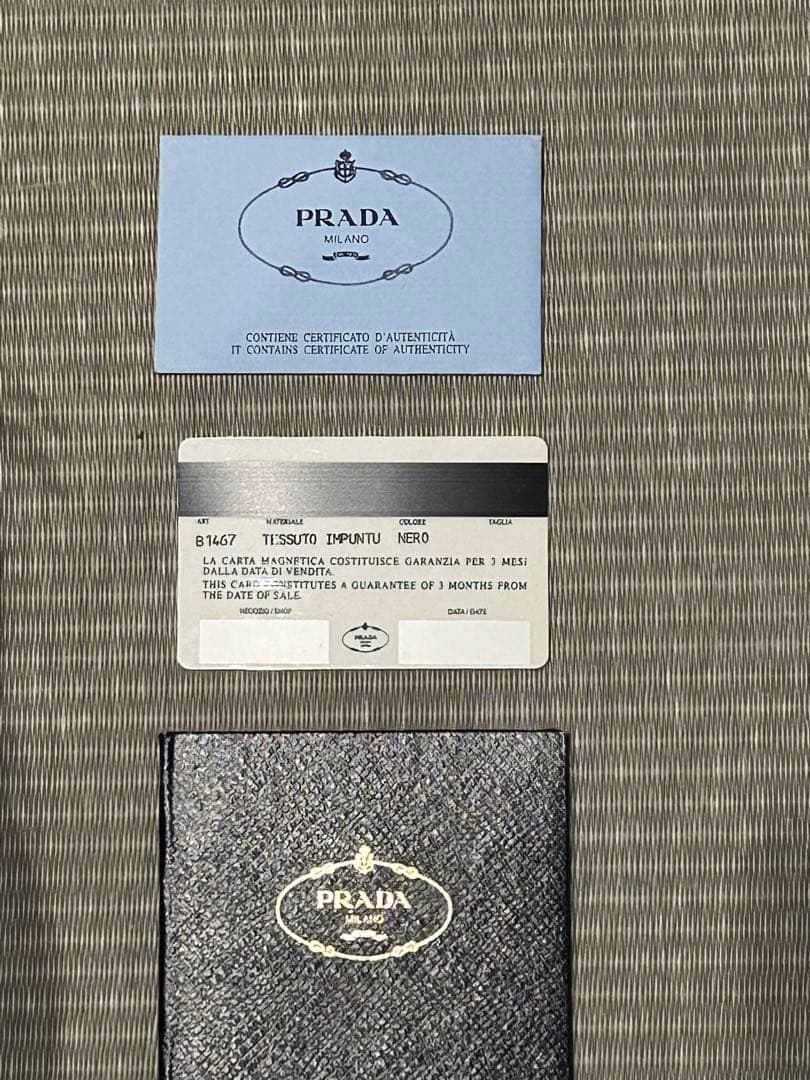 M*様 週末オークション　美品　PRADA ブラックショルダーバッグ ゴールドチ