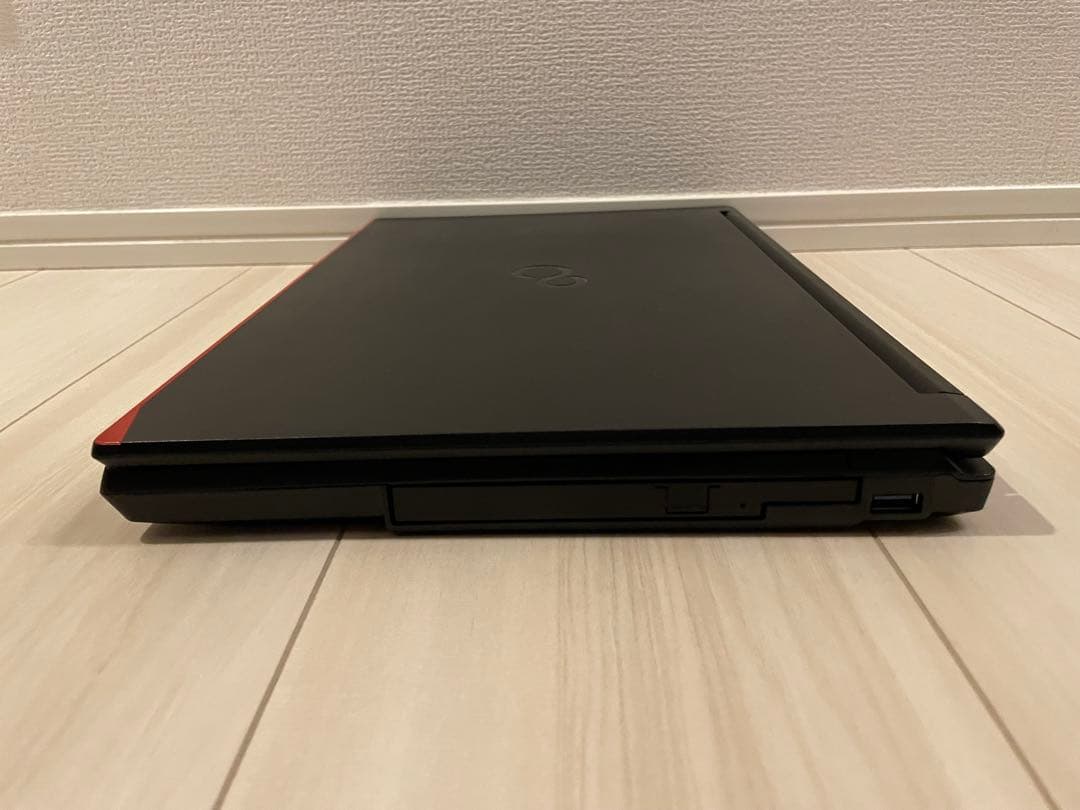 富士通 A5511/G i3-1125G4 8GB 256GB Office