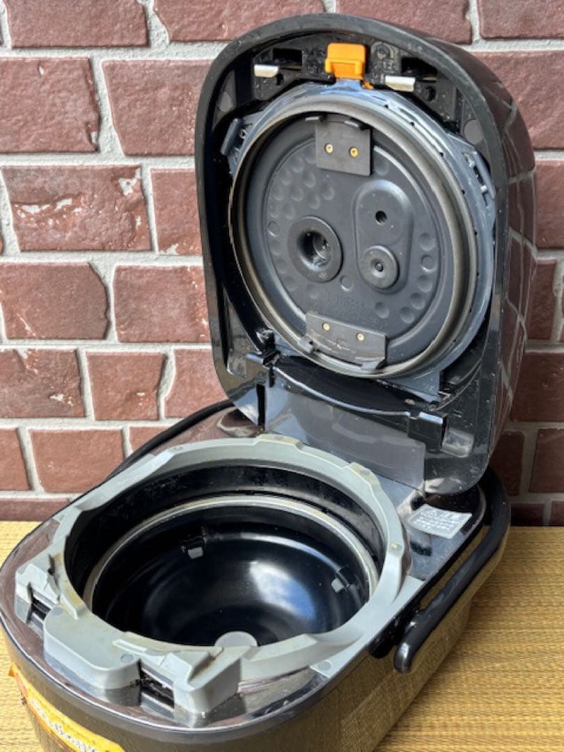 象印 炊飯器 圧力IH炊飯ジャーNP-QT06 3.5合炊き 極め羽釜 南部鉄器