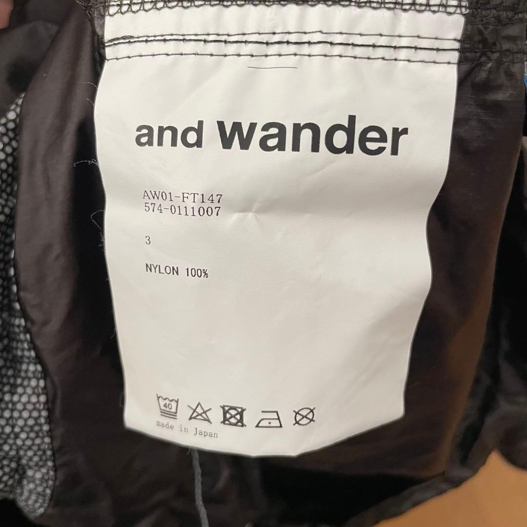 and wander×Barbour SHINY WIND HOODIE