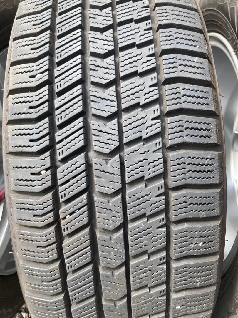 スタッドレスタイヤ　GOOD YEAR 205／60R16 92Q 16インチ
