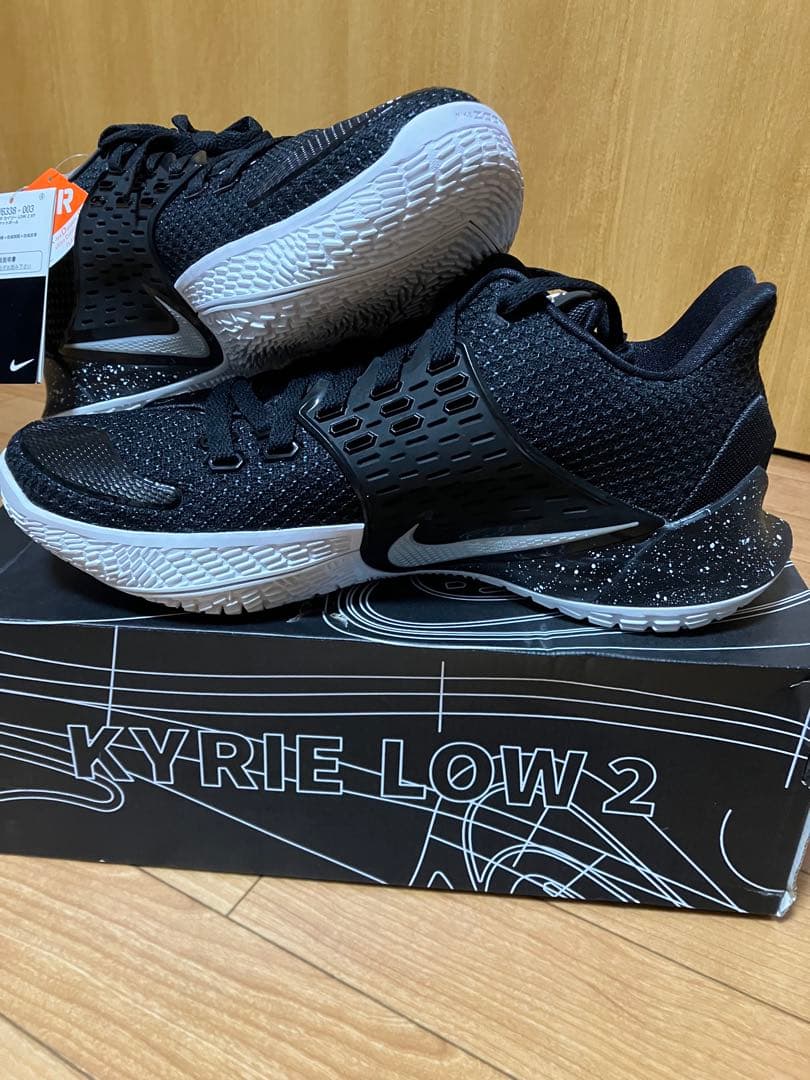 【新品未使用】ナイキ カイリー ロー 2 EPブラック/シルバー 28.0cm