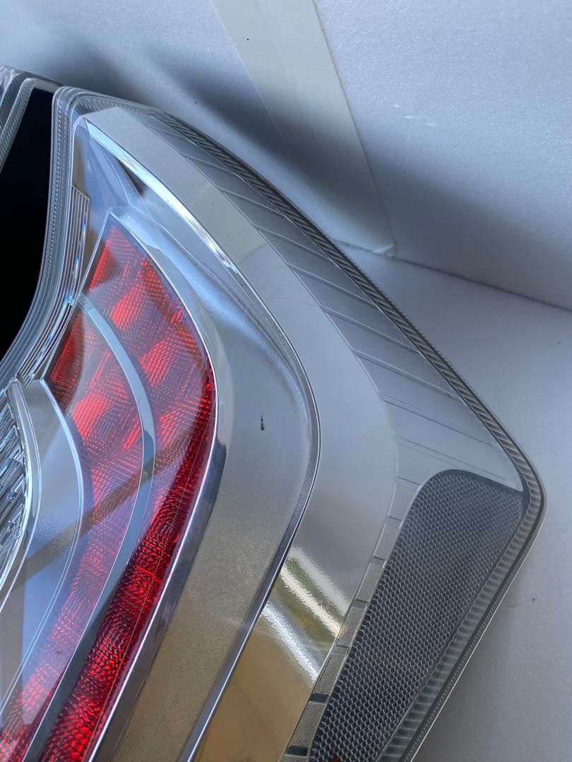 プリウス30 テールランプ 外側左右セット 純正