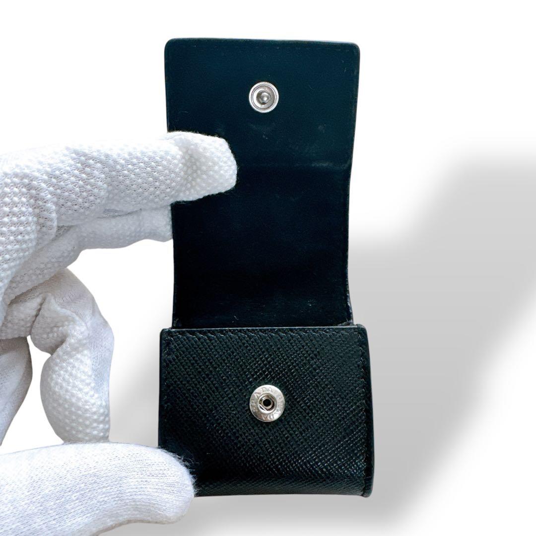 【極美品】プラダ バッグチャーム イヤホンケース 三角ロゴ サフィアーノレザー