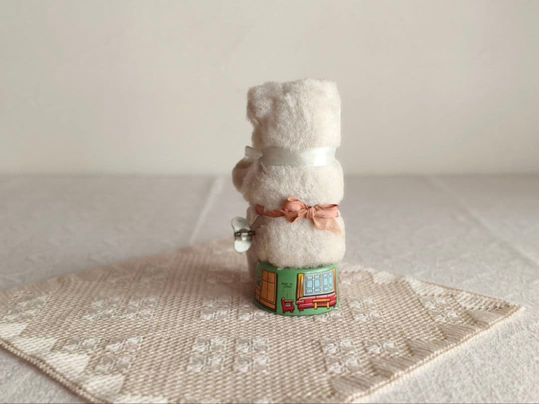 * vintage bear ❀ ゼンマイ仕掛けの 編み物 ネコさん