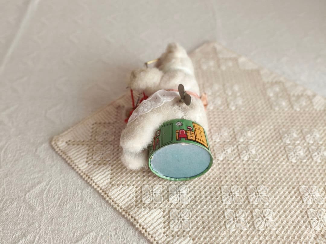 * vintage bear ❀ ゼンマイ仕掛けの 編み物 ネコさん