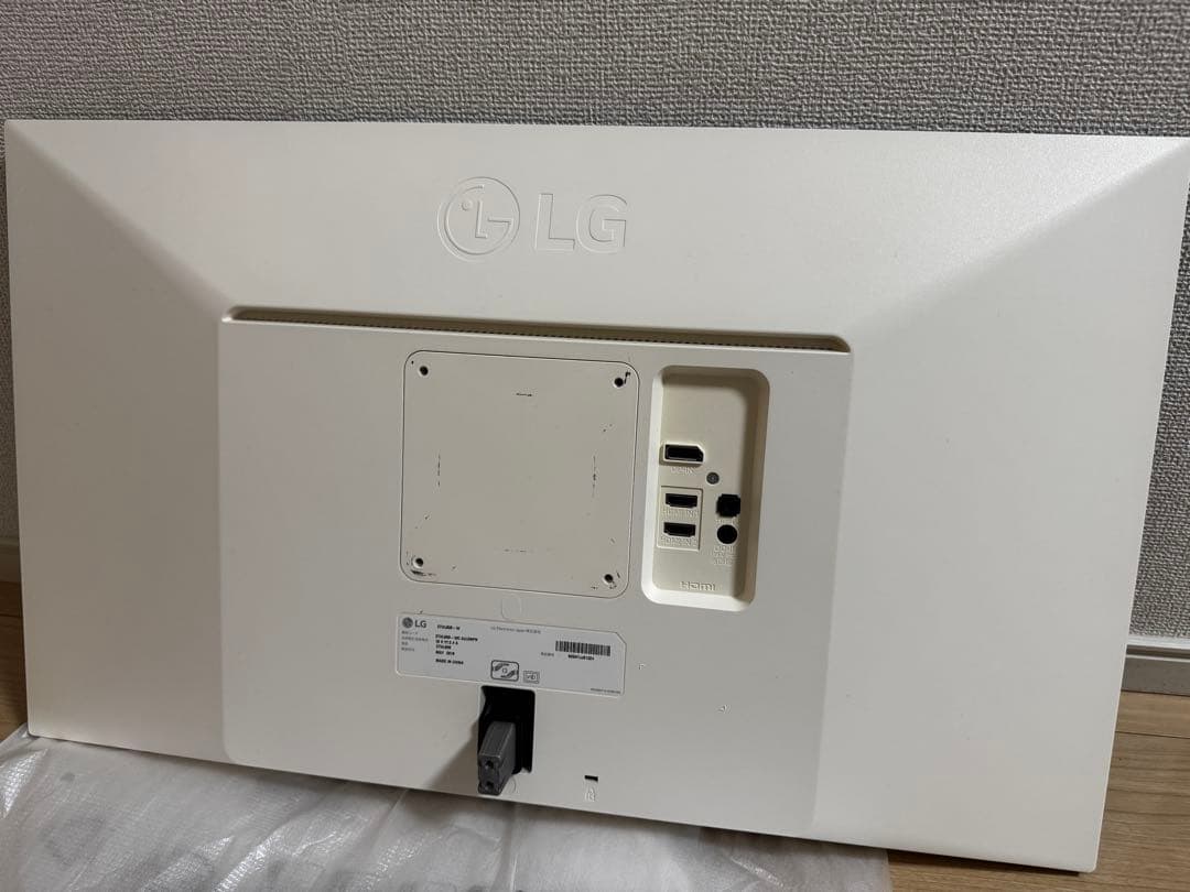 LG 27UL600-W 27インチ 4K モニター