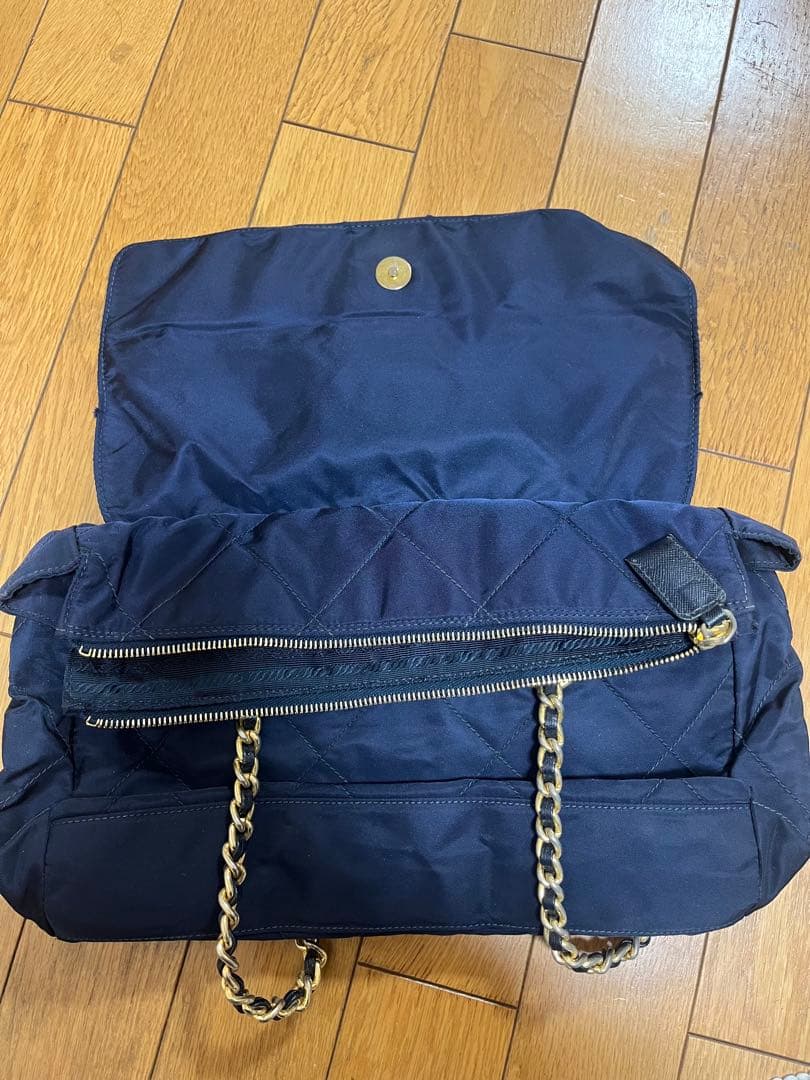 PRADAバッグ
