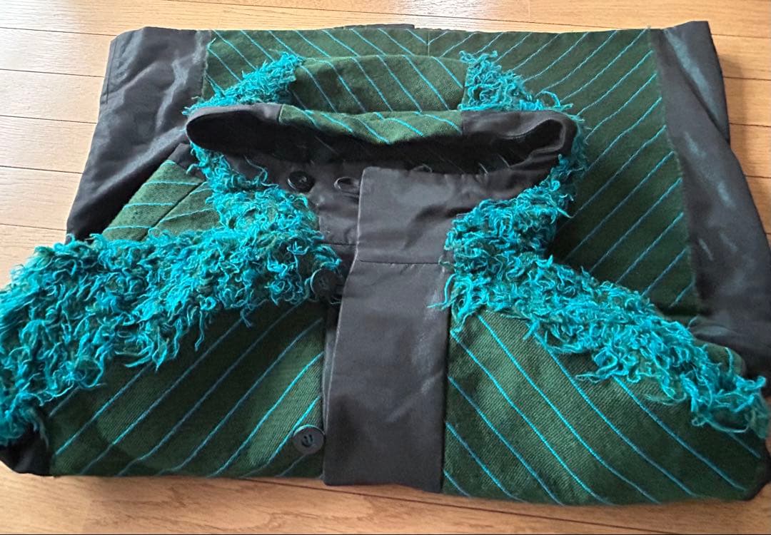 イッセイミヤケ　　フード付き厚手半コート