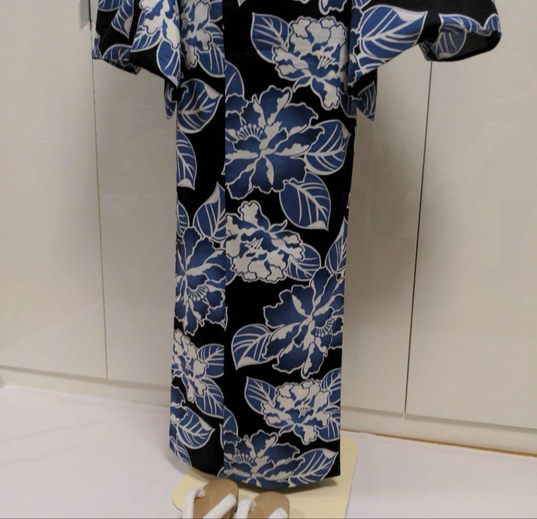 浴衣　ゆかた　ユカタ　サイズM クロ✖️ネイビー　花柄　浴衣単品