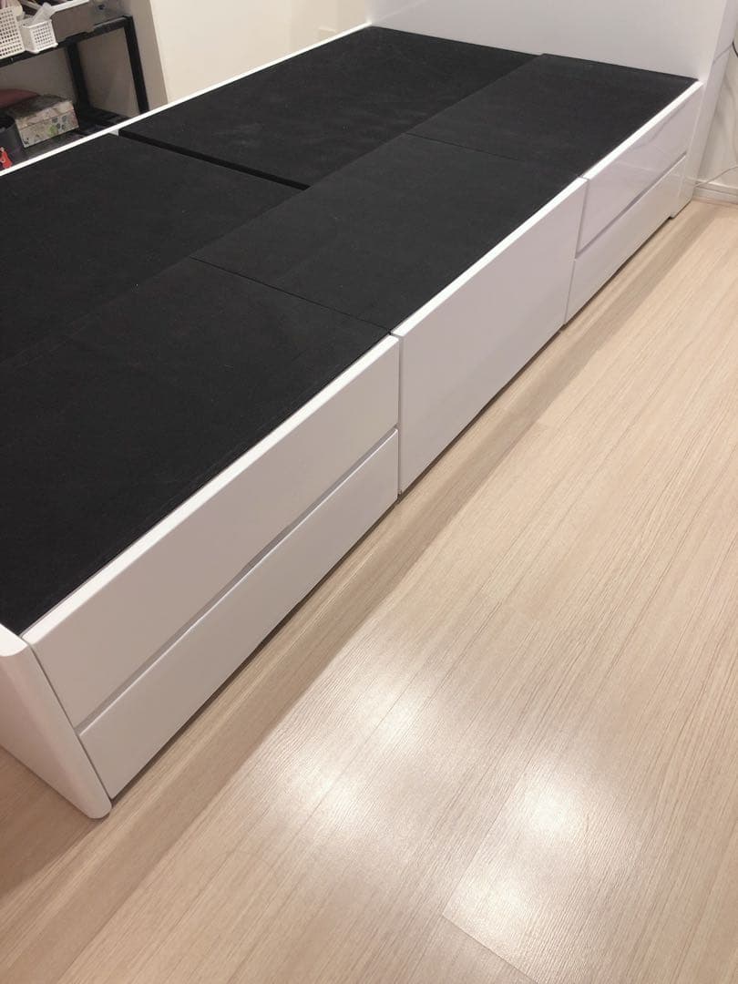 ホワイトベッド 引出5箇所LEDライト付き　店じまいセールで半額11万円で購入