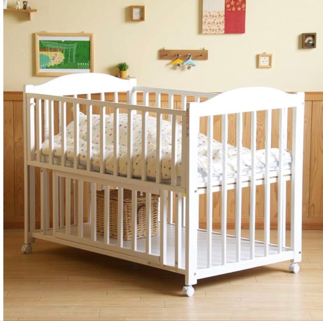 石崎家具　スリーピー　エリーゼ　ホワイト⭐️ベッドガード布団、バウンサー、沐浴槽付