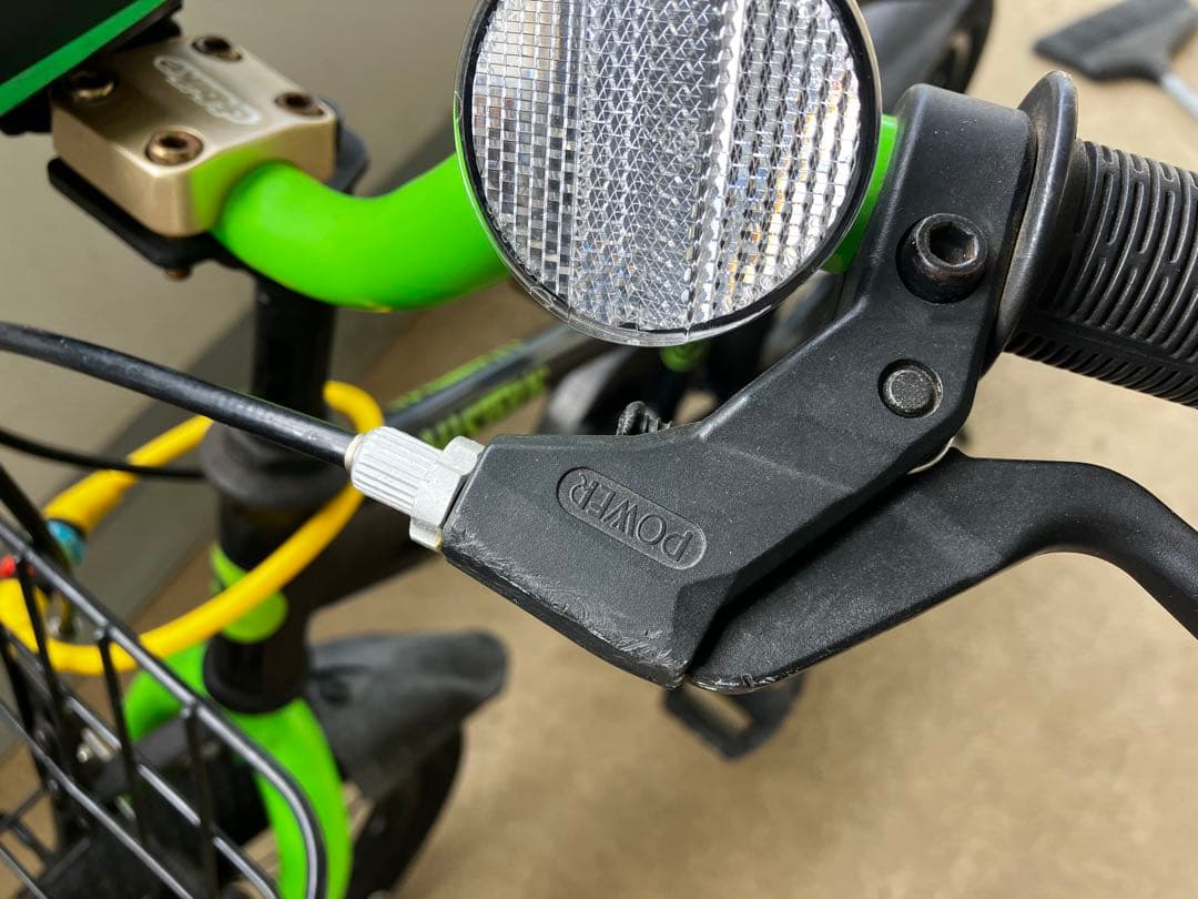 a.　d-bike 幼児用自転車 黒/緑 16インチ　カゴ付き