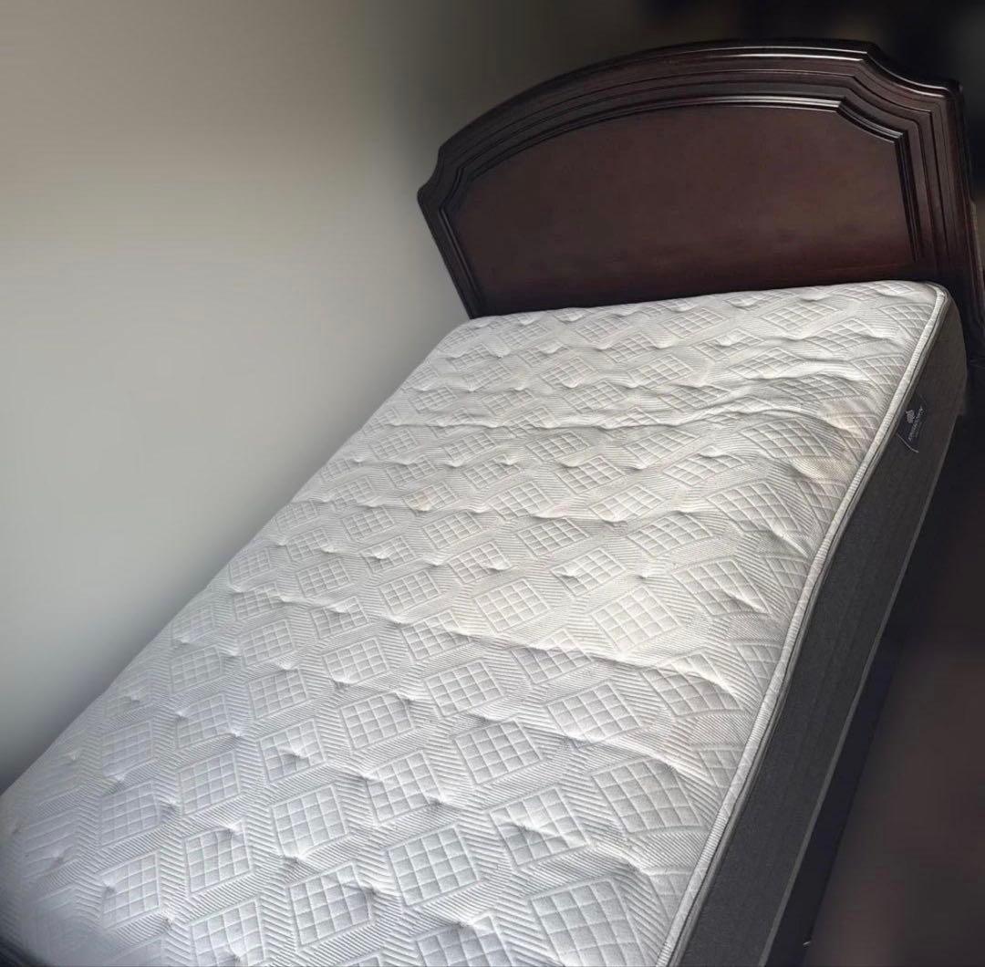 無垢材ベッドフレーム Kingsdown マットレス セット　セミダブル　レトロ