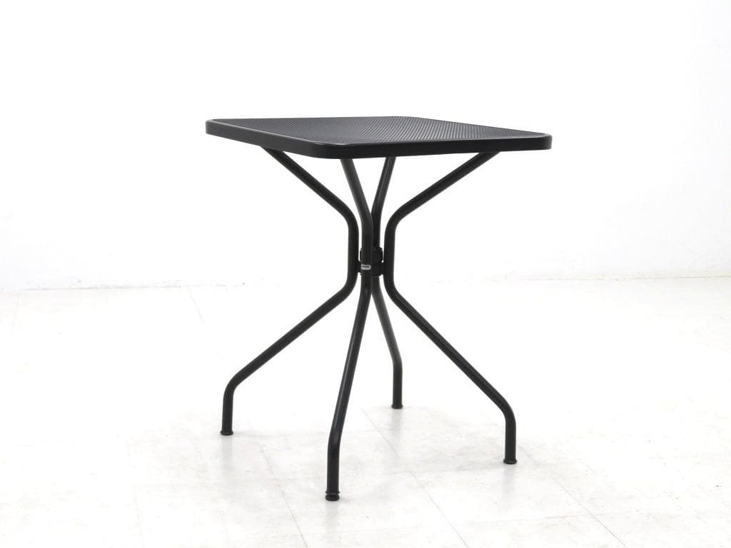 展示品　アクタス　エミュ　emu ガーデンテーブル　ダイニングテーブル　カフェ