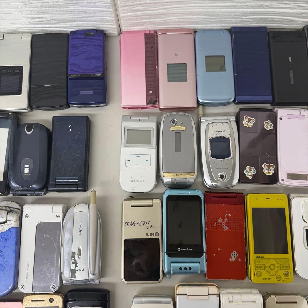 ガラケー　110個まとめ売り　ジャンク品　折りたたみ式携帯電話セット