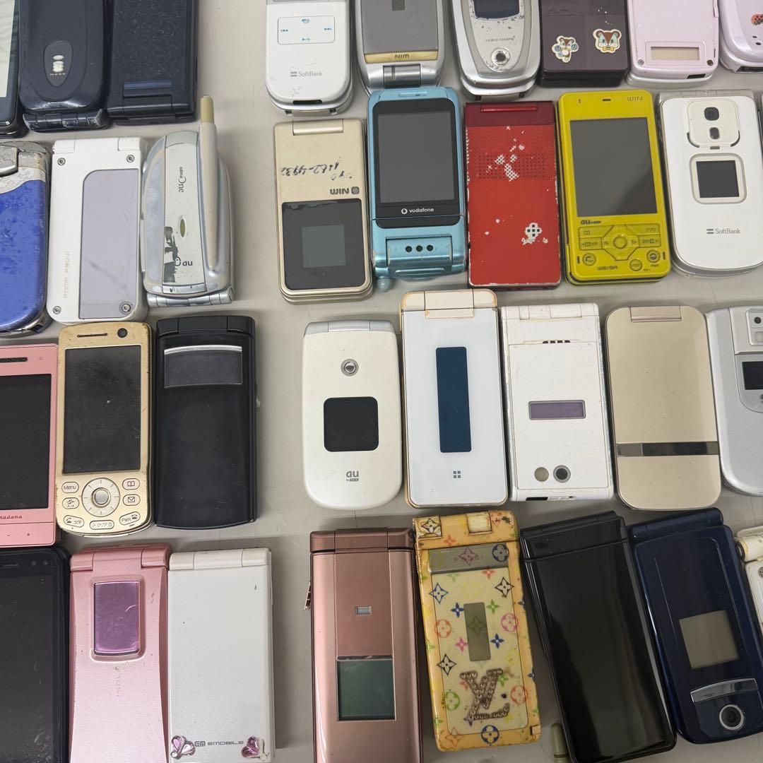 ガラケー　110個まとめ売り　ジャンク品　折りたたみ式携帯電話セット