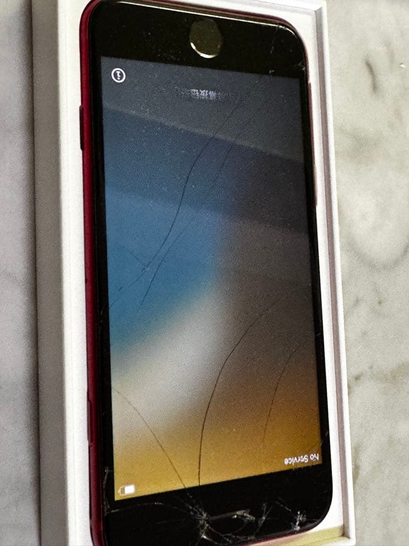 iPhone SE（第3世代）64GB画面割れあり