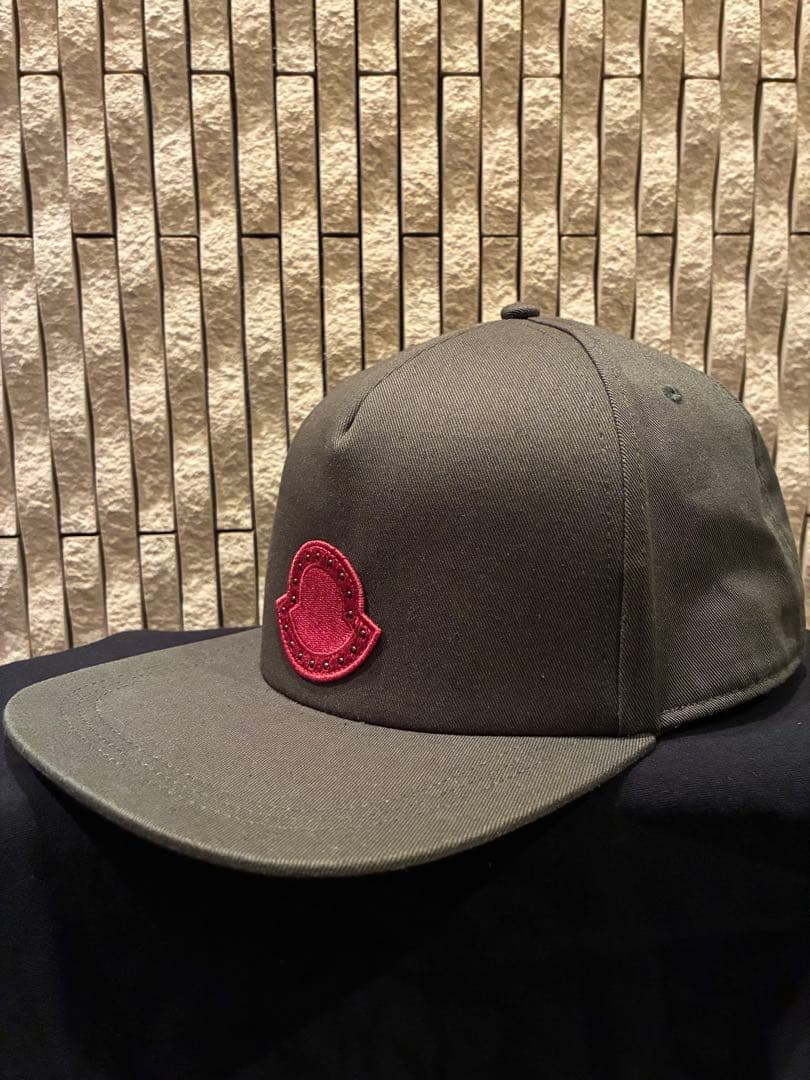 モンクレール ロゴキャップ オリーブ色