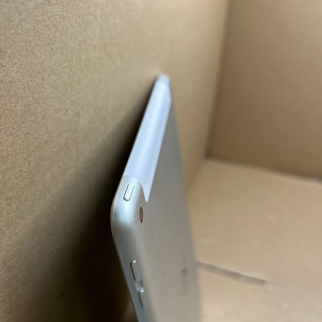 Apple iPad (第５世代) Wi-Fi+Cellular 128GB