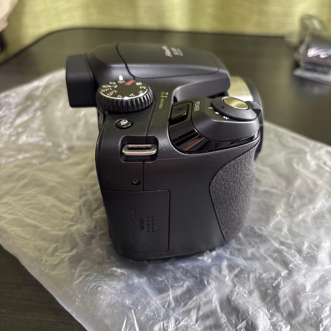 未使用品　FUJIFILM FinePix S5700 デジタルカメラ